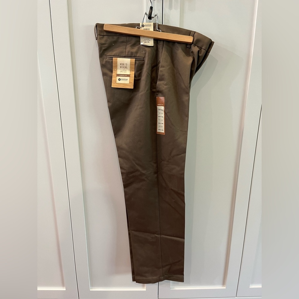 Haggar Khaki Pants. NWT. 30 x 30.